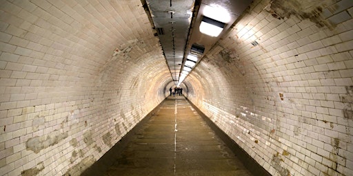 Immagine principale di Chimneys & Tunnels Along the Thames, guided walk  5th October 2024 