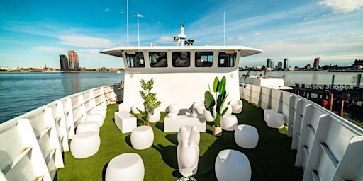 Primaire afbeelding van NY Summer Friday HipHop vs Reggae Jewel night yacht party Skyport Marina