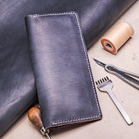 Long wallet leather workshop primary image