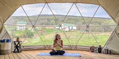 Immagine principale di Gentle Yoga on the Mountain: Sunday Mornings 