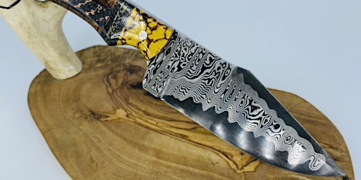 Immagine principale di stock removal Damascus Knife Class 