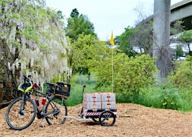 Primaire afbeelding van Eastside Connect Farm Box Delivery by Bike