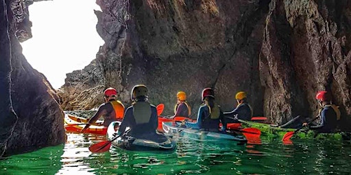 Imagen principal de [BLACKROCK] ResLife Trip: Sea Cave Kayaking