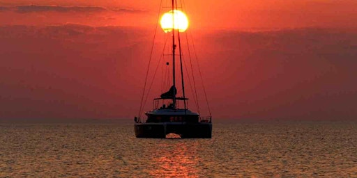 Imagem principal de Valencia - Music Sunset on Boat + Glass of Cava