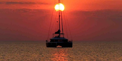 Imagem principal de Valencia - ChillOut Sunset on Boat + Glass of Cava