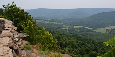 Image principale de Women Hiking KS and Beyond - Eureka Springs, AR weekend hiking trip - 2024