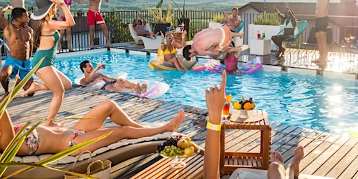 Immagine principale di A party night at the pool with exciting and exciting superhero games 