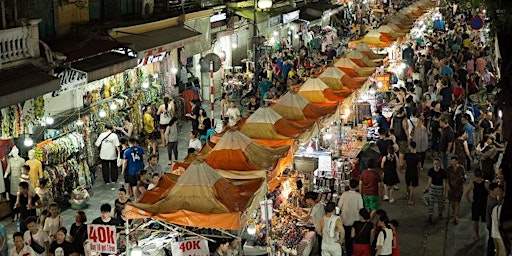 Immagine principale di The night of the market food festival is extremely attractive and vibrant 