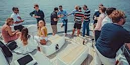 The party at the yacht is extremely lively and has delicious dishes  primärbild