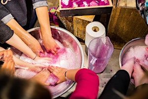 Planes en Madrid: Crea tu propia burbuja de baño en Lush Gran Plaza.  primärbild