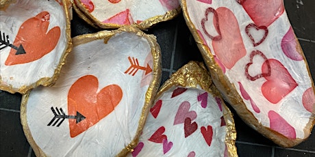 Imagen principal de ArtSea Mindfulness Mondays    Valentine's Decoupage Oyster Shells