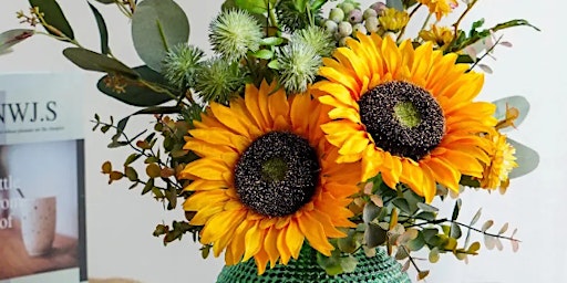 Imagem principal de Flower arrangement craft teaching