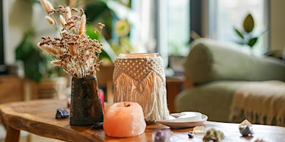 Immagine principale di Make a Sacred Ritual Macramé Candleholder 