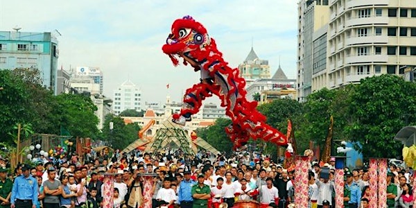 The night of the lion dance ceremony is extremely attractive and unique