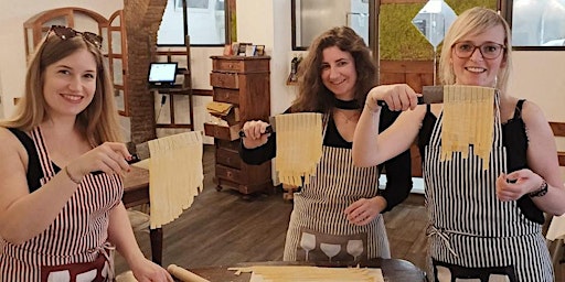 Primaire afbeelding van Spanish Steps Cooking Class in Rome: Make Pasta & Tiramisu with Wine