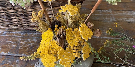 Create a Fall Dried Flower Centerpiece primary image