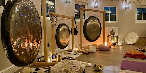 Imagem principal de Full Moon Gong Bath/Sound Healing Journey