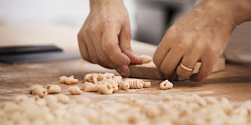 Imagen principal de Mother's Day Hands-on Pasta Workshop and Lunch at il Pastaio di Eataly