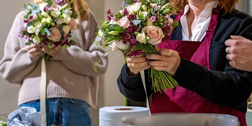 Primaire afbeelding van Classic Style Hand-tied Bouquet