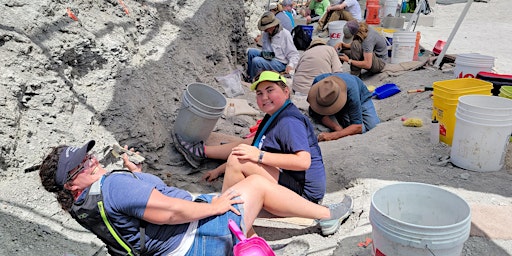 Imagen principal de July 1st Full-Day Dinosaur Dig