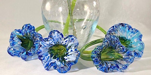Imagem principal de Mother's Day Flowers, come make them and GAI has the vase for them too!