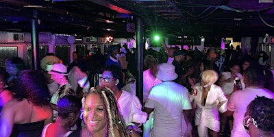 Imagem principal de 108 SOUL 4th Anniversary White & Gold Yacht Party