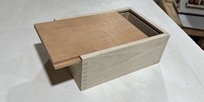 Immagine principale di Build a Wooden Cherry Keepsake Box 