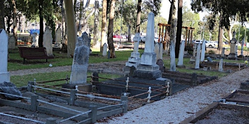 Imagem principal de The Cemetery After Dark.