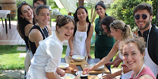 Immagine principale di Cooking Class in a Pompeii Farm with Wine & Transfer Included 