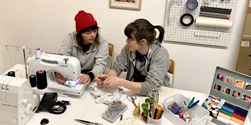 "Seams Like Me" Meetup: mend and customize clothes with new friends  primärbild