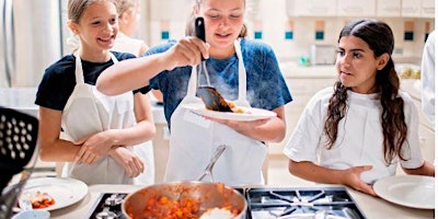 Imagem principal de Maggiano's Denver Tech Center Teen Cooking Class: High School Grad Edition