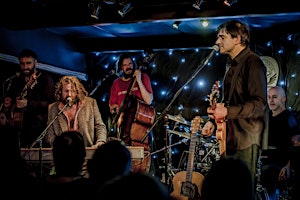 Primaire afbeelding van Hothouse Flowers