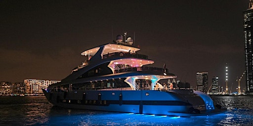 Immagine principale di 3 Hour Superyacht Experience with Live DJ, Dinner, & Drinks 