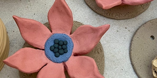 Primaire afbeelding van April Ceramics Workshop - Create your own Floral Wall Hanging