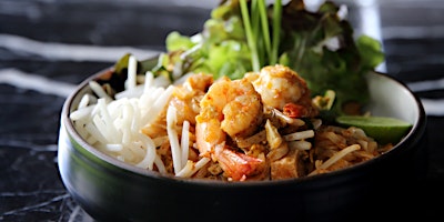 Image principale de Exploring Thai Cuisine: Green Curry Shrimp - Cooking Class by Classpop!™