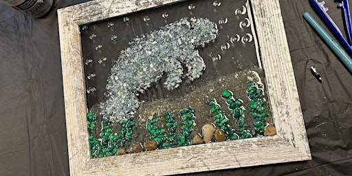 Image principale de Beachy Resin Art Workshop in Glass Frame - Par Bar St. Pete