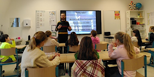 Poetryslam met jong en lokaal talent primary image