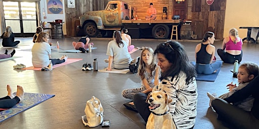 Imagem principal de Puppy Yoga at Timberyard - Saturday March 30, 2024