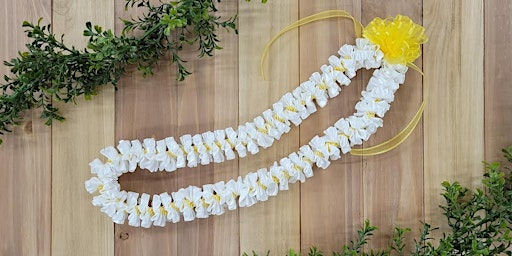 Primaire afbeelding van Plumeria Ribbon Lei - Enchanted Lake