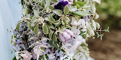 Imagem principal de Introduction to Hand Tied Bouquets