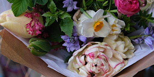 Hauptbild für Spring Bouquet Making Workshop