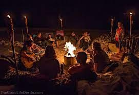 Immagine principale di The night of the campfire event at the beach is extremely special 