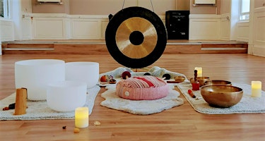 Primaire afbeelding van Sunday Evening Sound Healing with Gong & Bowls - £24 (£20 early bird)