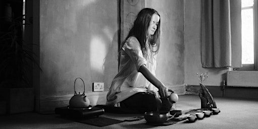 Imagem principal de TEA CEREMONY & GONG BATH, Small Group, 2hrs