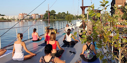 Yogaretreat in Berlin • Self-care-day • Nourish your body, mind and soul primary image