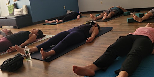 Imagem principal de Restorative Yoga