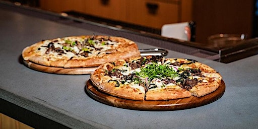 Hauptbild für Artisan Pizza + Craft Cocktail Class at The Commentary Arlington