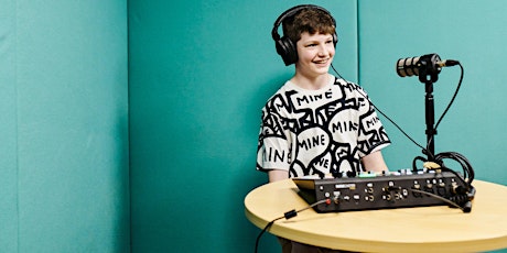 School Holiday Workshop: Creative Digital Media - Making a Podcast  primärbild