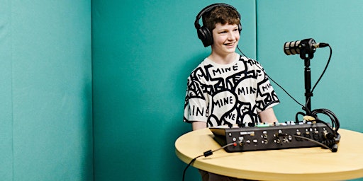 Primaire afbeelding van School Holiday Workshop: Creative Digital Media - Making a Podcast