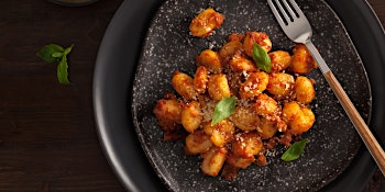 Imagem principal de In-person class: Handmade Gnocchi with Vodka Sauce (Atlanta)